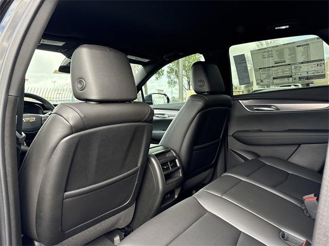 new 2025 Cadillac XT5 car, priced at $46,315