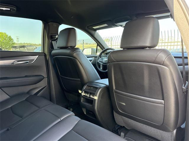 new 2025 Cadillac XT5 car, priced at $47,895