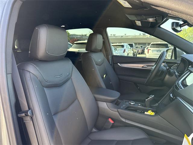 new 2025 Cadillac XT5 car, priced at $47,895