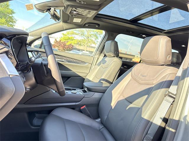 new 2025 Cadillac XT6 car, priced at $62,285