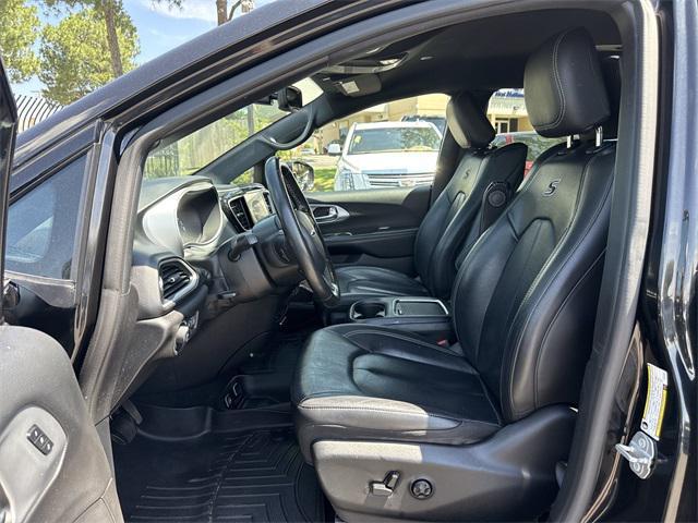 used 2020 Chrysler Pacifica car, priced at $18,600