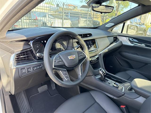 new 2025 Cadillac XT5 car, priced at $57,490