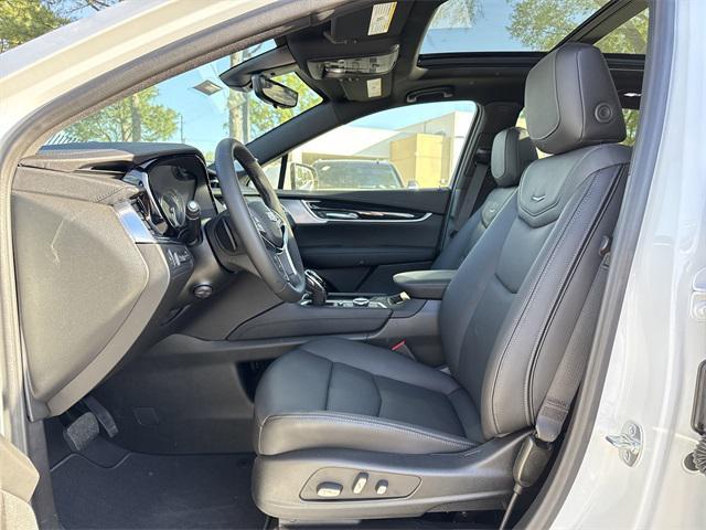 new 2025 Cadillac XT5 car, priced at $57,490