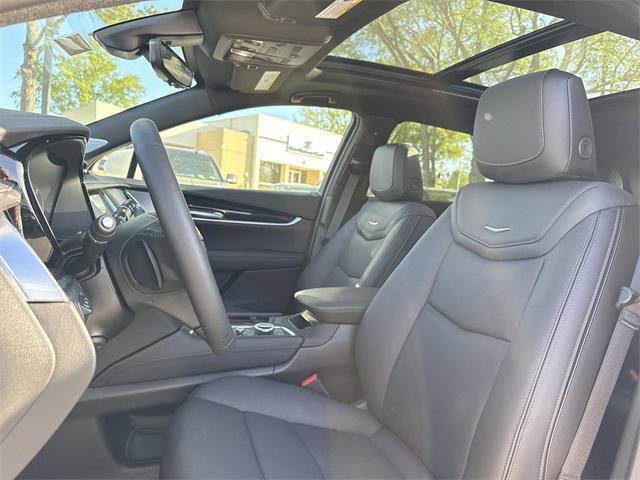 new 2025 Cadillac XT5 car, priced at $57,490