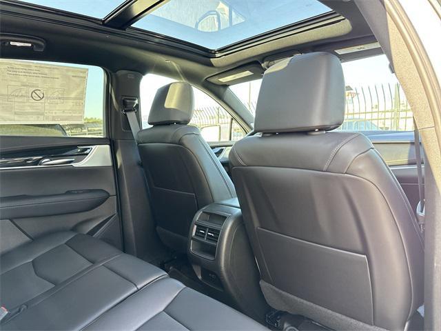 new 2025 Cadillac XT5 car, priced at $57,490