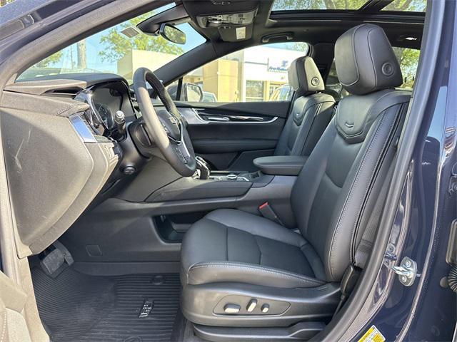 new 2025 Cadillac XT5 car, priced at $54,215