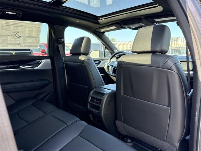 new 2025 Cadillac XT5 car, priced at $54,215