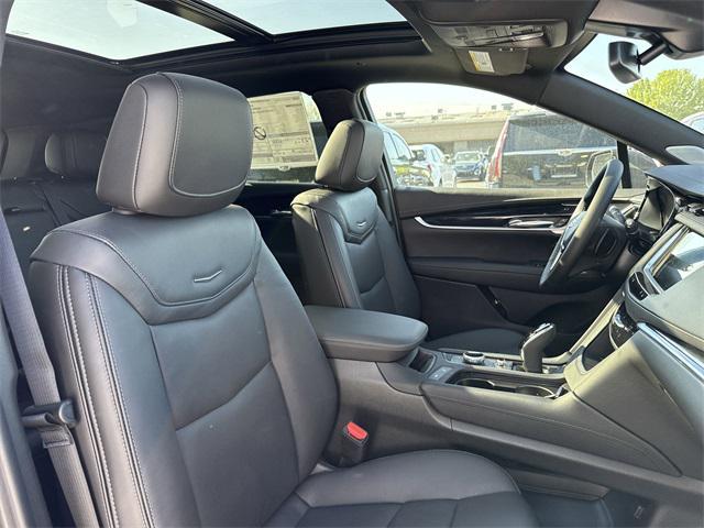 new 2025 Cadillac XT5 car, priced at $54,215