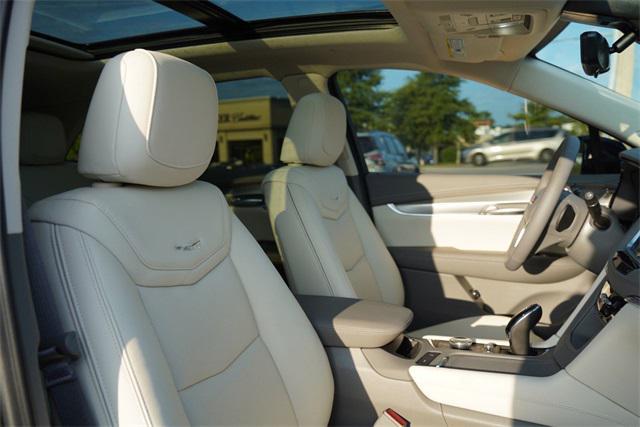 new 2025 Cadillac XT5 car, priced at $59,310