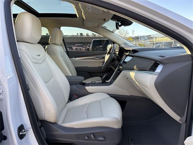 used 2023 Cadillac XT5 car, priced at $36,700