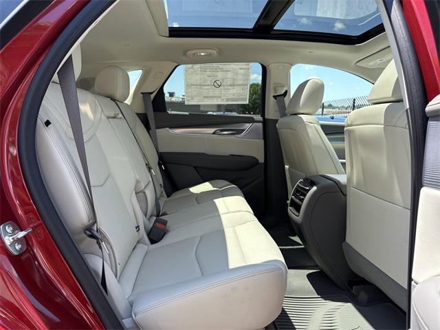 new 2025 Cadillac XT5 car, priced at $58,620