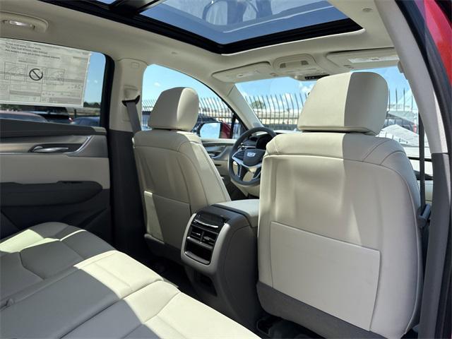 new 2025 Cadillac XT5 car, priced at $58,620