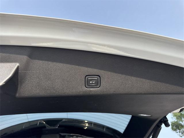 used 2022 Cadillac XT6 car, priced at $44,800
