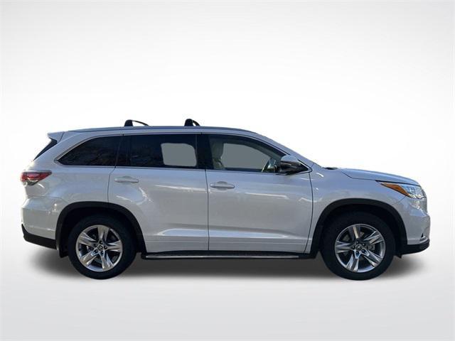 used 2016 Toyota Highlander car, priced at $22,700