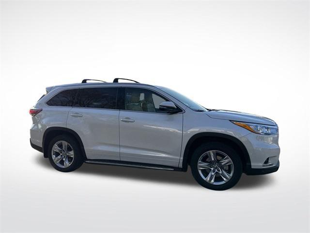 used 2016 Toyota Highlander car, priced at $22,700