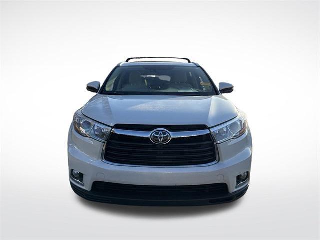 used 2016 Toyota Highlander car, priced at $22,700