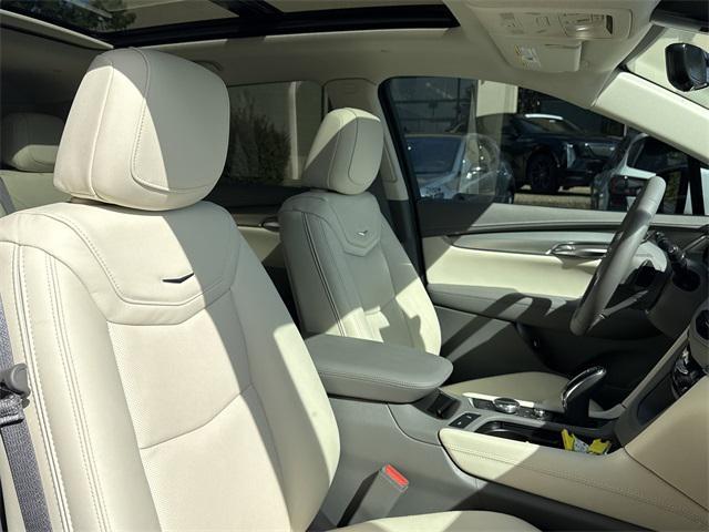 new 2025 Cadillac XT5 car, priced at $56,148