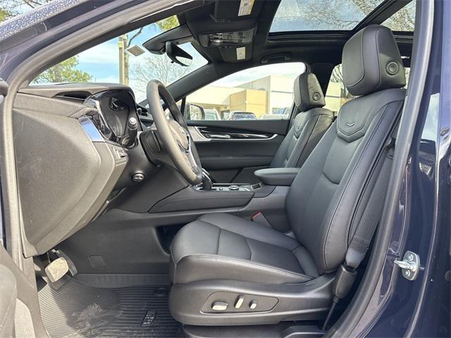 new 2025 Cadillac XT5 car, priced at $57,690