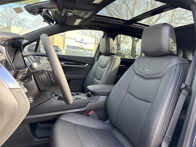 new 2025 Cadillac XT5 car, priced at $57,690