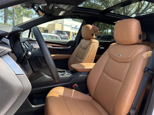 new 2025 Cadillac XT5 car, priced at $60,985
