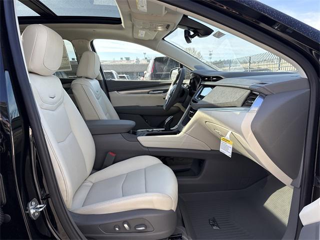 new 2025 Cadillac XT5 car, priced at $54,215