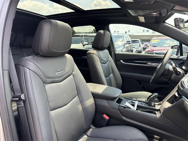 new 2025 Cadillac XT5 car, priced at $59,390