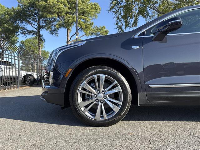 new 2025 Cadillac XT5 car, priced at $52,615