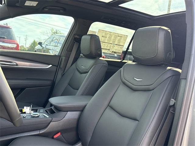 new 2025 Cadillac XT6 car, priced at $50,985
