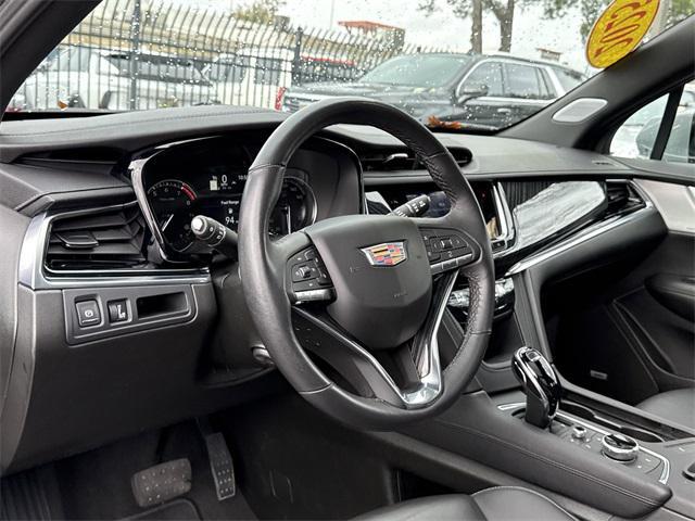 used 2025 Cadillac XT6 car, priced at $41,500