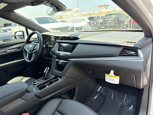 new 2025 Cadillac XT5 car, priced at $49,220