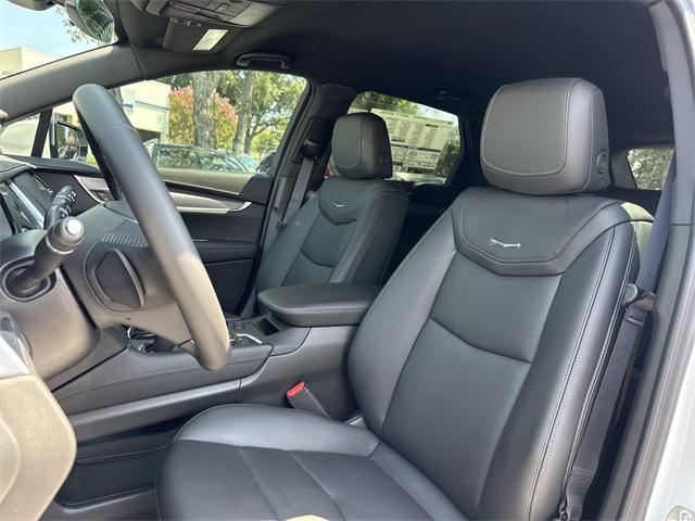 new 2025 Cadillac XT5 car, priced at $49,220