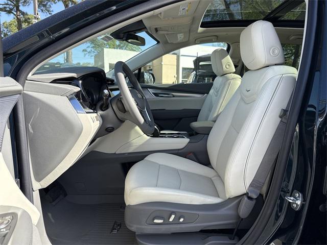 new 2025 Cadillac XT5 car, priced at $54,215