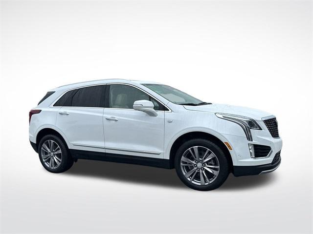 new 2025 Cadillac XT5 car, priced at $57,990