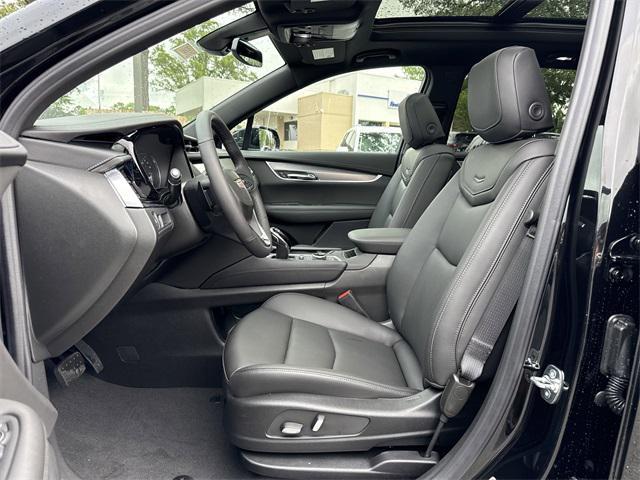 new 2025 Cadillac XT6 car, priced at $51,530