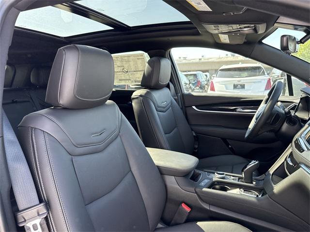 new 2025 Cadillac XT5 car, priced at $54,187