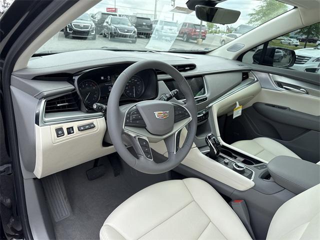 new 2025 Cadillac XT5 car, priced at $57,190