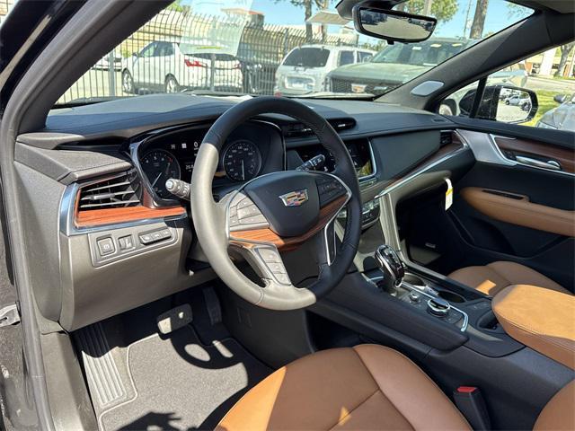 new 2025 Cadillac XT5 car, priced at $56,890