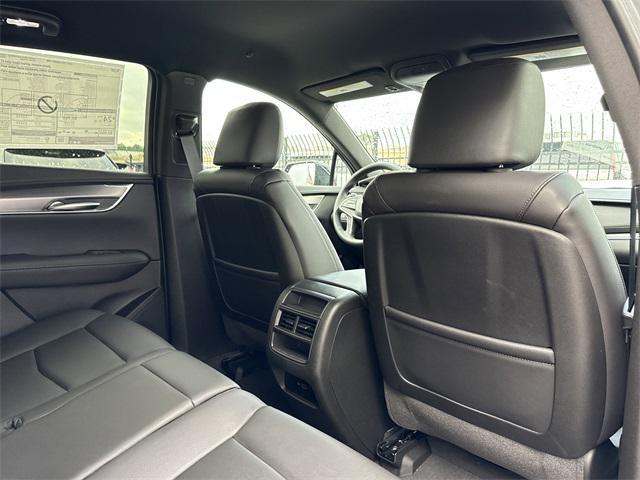 new 2025 Cadillac XT5 car, priced at $46,415