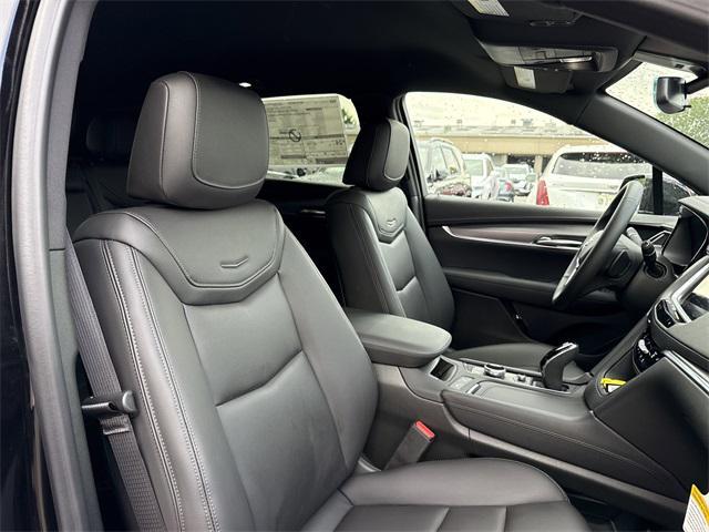 new 2025 Cadillac XT5 car, priced at $46,415