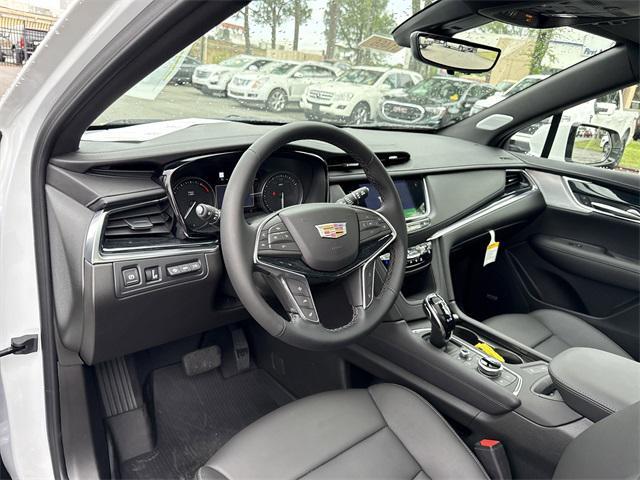 new 2025 Cadillac XT5 car, priced at $58,380
