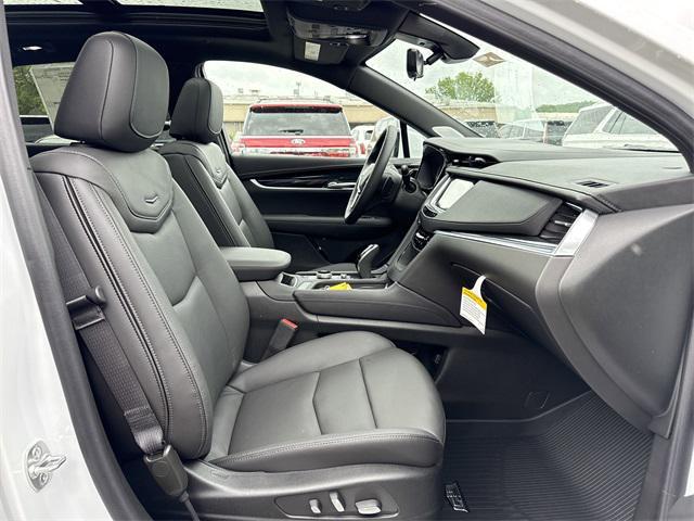 new 2025 Cadillac XT5 car, priced at $58,380