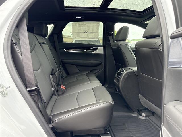 new 2025 Cadillac XT5 car, priced at $58,380