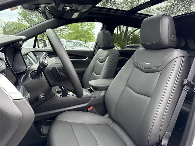 new 2025 Cadillac XT5 car, priced at $58,380
