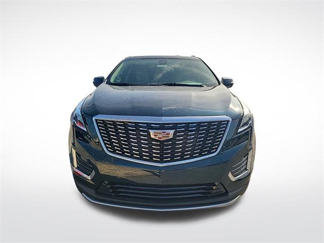 new 2025 Cadillac XT5 car, priced at $53,940