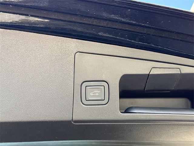 new 2025 Cadillac XT5 car, priced at $46,415