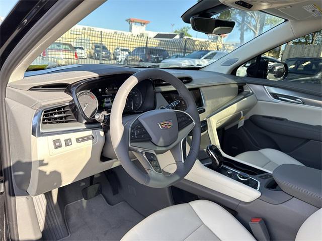 new 2025 Cadillac XT5 car, priced at $54,890