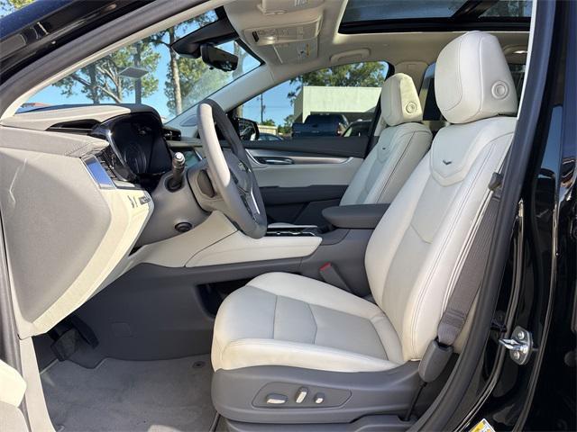 new 2025 Cadillac XT5 car, priced at $54,890