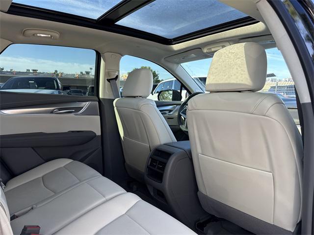 new 2025 Cadillac XT5 car, priced at $54,890