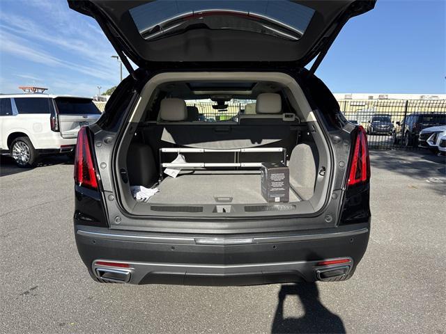 new 2025 Cadillac XT5 car, priced at $54,890