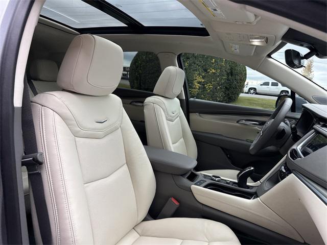 new 2026 Cadillac XT5 car, priced at $60,895